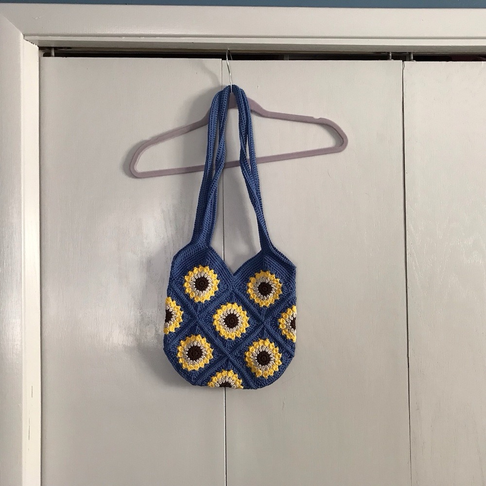 Blue Crochet Sunflower Crossbody Bag - Picture 2 of 7